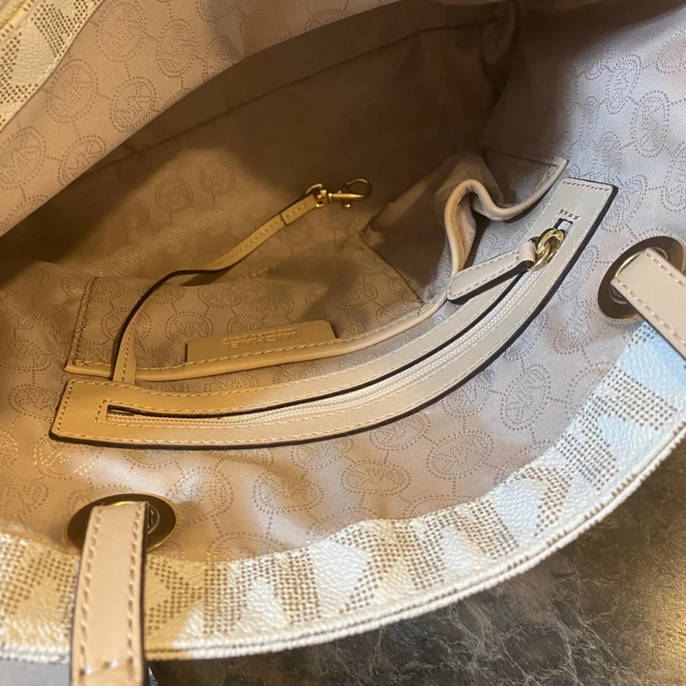 Michael Kors tote and wallet